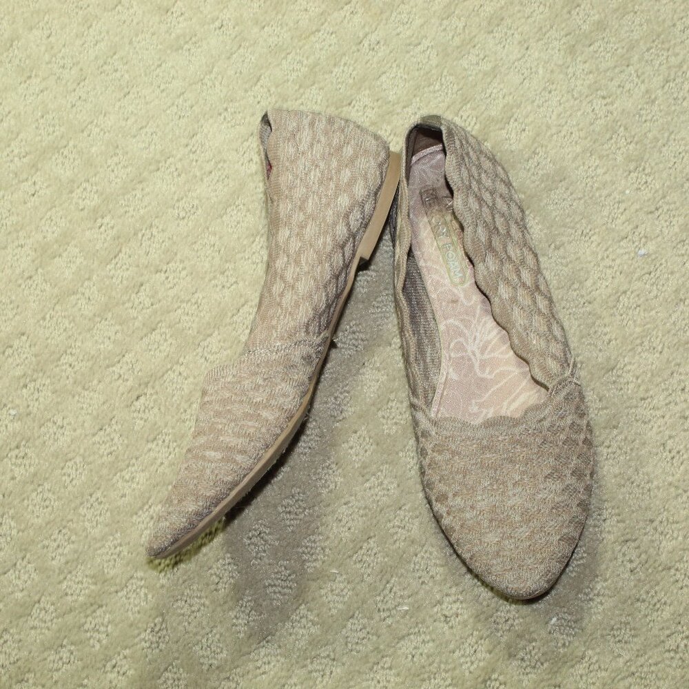 Skechers Size 8 Cleo Honeycomb Light Tan Stretch Slip On Knit Ballet Flats